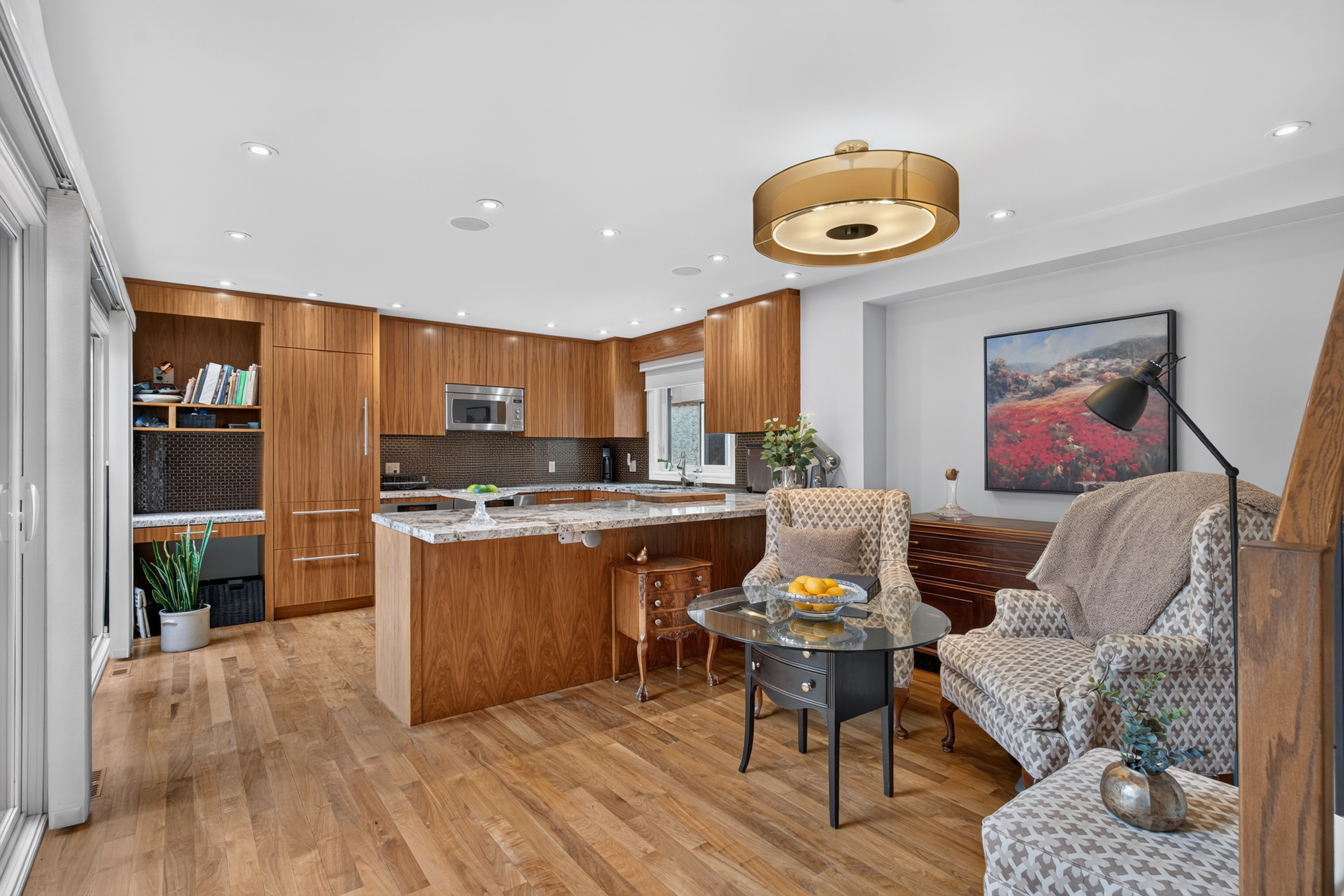 6, 1726 - 8 Avenue 6, 1726 - 8 Avenue