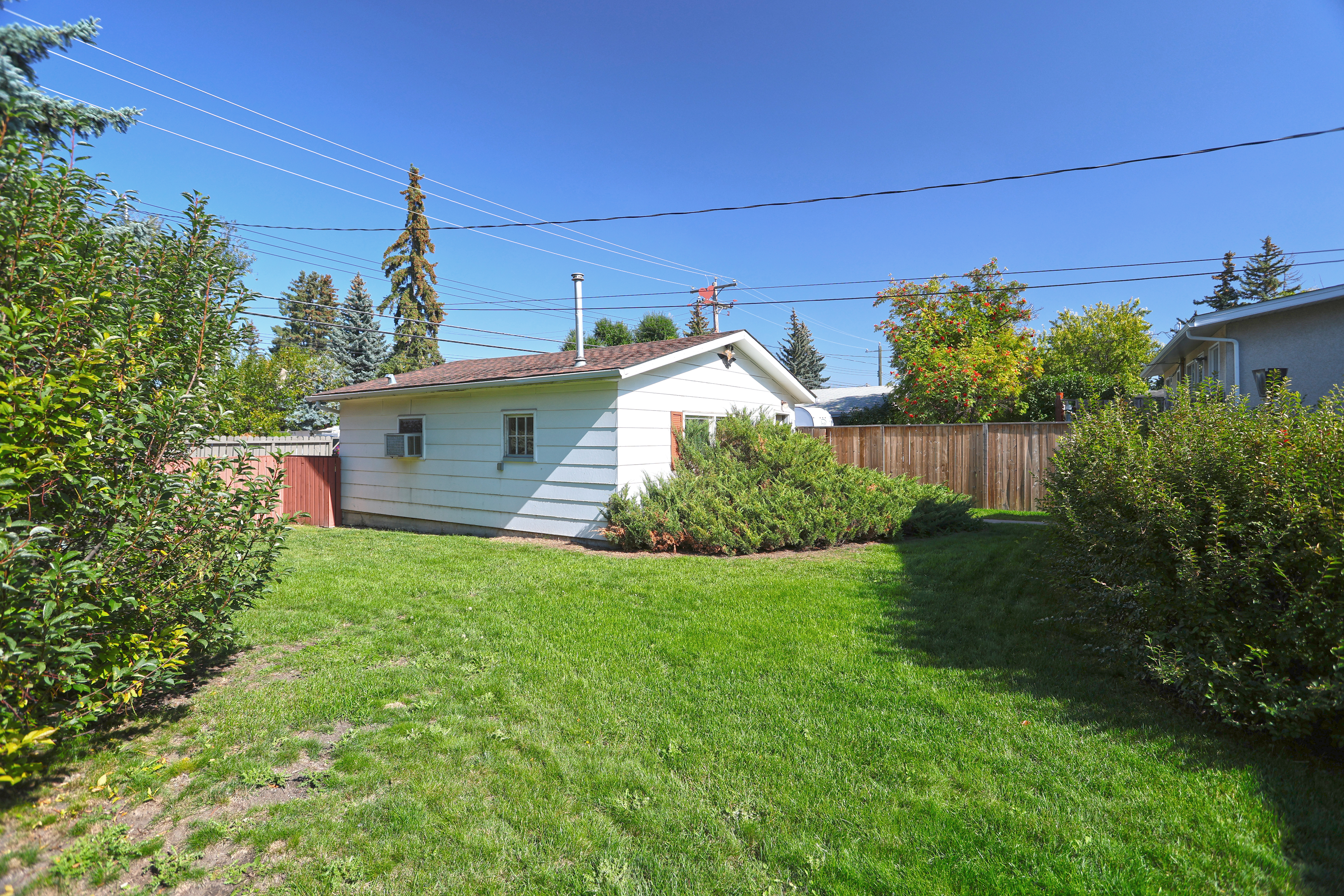 4116 - 40 Avenue 4116 - 40 Avenue