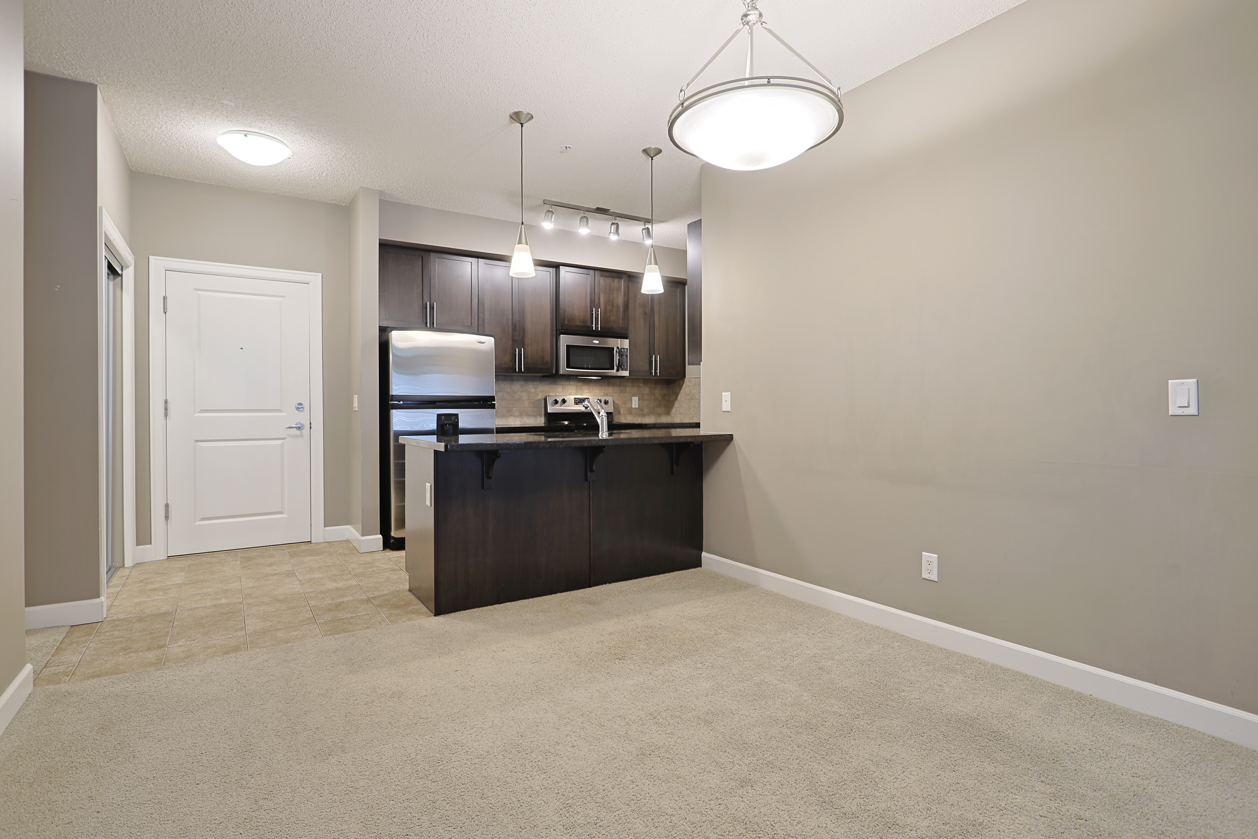 421, 88 Arbour Lake Road 421, 88 Arbour Lake Road